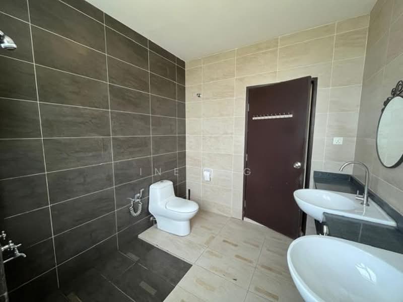 Rumah Berkembar untuk Disewa di Iskandar Puteri (Nusajaya) (Johor) - Inez Ng - Bathroom - PropertyGuru.com.my