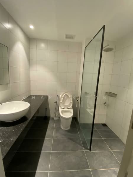 Servis Apartment untuk Disewa di Chambers - Charles Tan - Bathroom - PropertyGuru.com.my