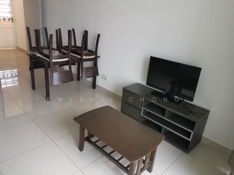 Kediaman Servis untuk Dijual di Amaya Maluri - Kweenie Chong - Living Room - PropertyGuru.com.my