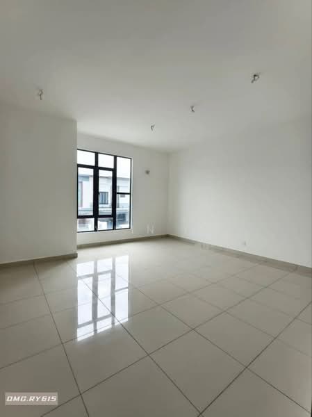 Rumah Berkembar untuk Dijual di Canary Garden (Klang) - Rylin Tan - Living Room - PropertyGuru.com.my