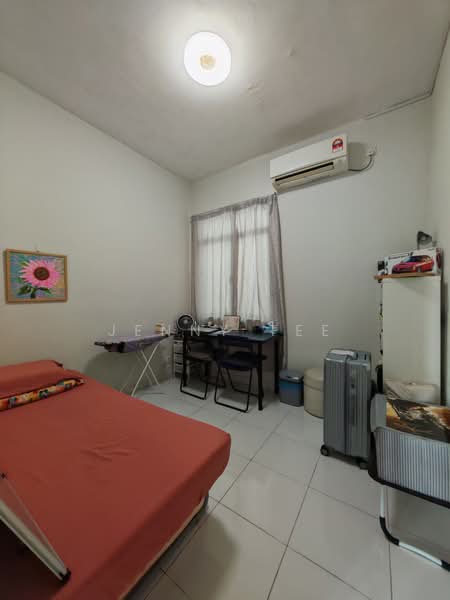 Rumah Teres 1 Tingkat untuk Disewa di Setia Eco Gardens (Gelang Patah) - Jenny Tee - Bedroom - PropertyGuru.com.my