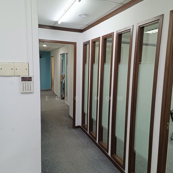 Kedai / Pejabat untuk Disewa di Puchong (Selangor) - Eric How - Corridor - PropertyGuru.com.my