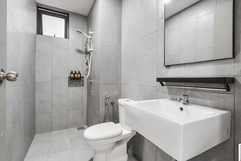 Kediaman Servis untuk Dijual di Alanis Residence - Lucus Goh - Bathroom - PropertyGuru.com.my