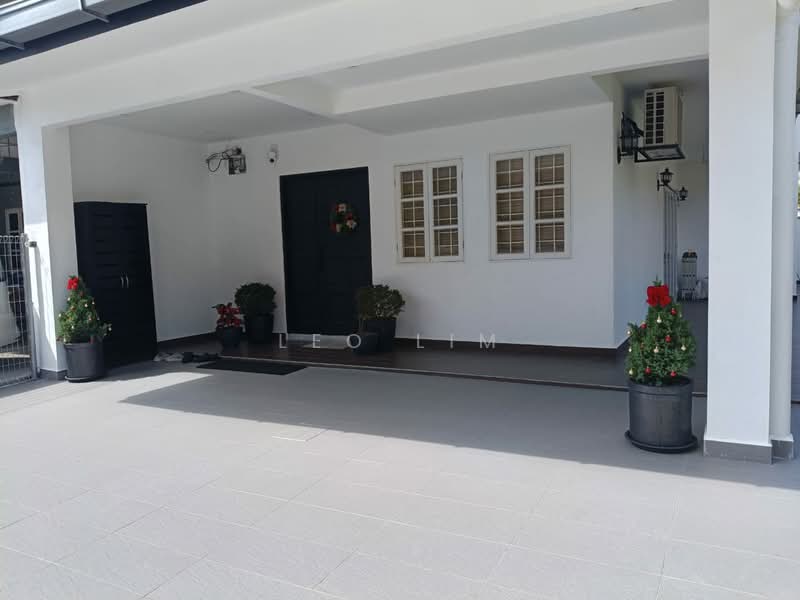 2-storey Terraced House for Sale in Sungai Besi Indah (Seri Kembangan) - Leo Lim - Exterior - PropertyGuru.com.my