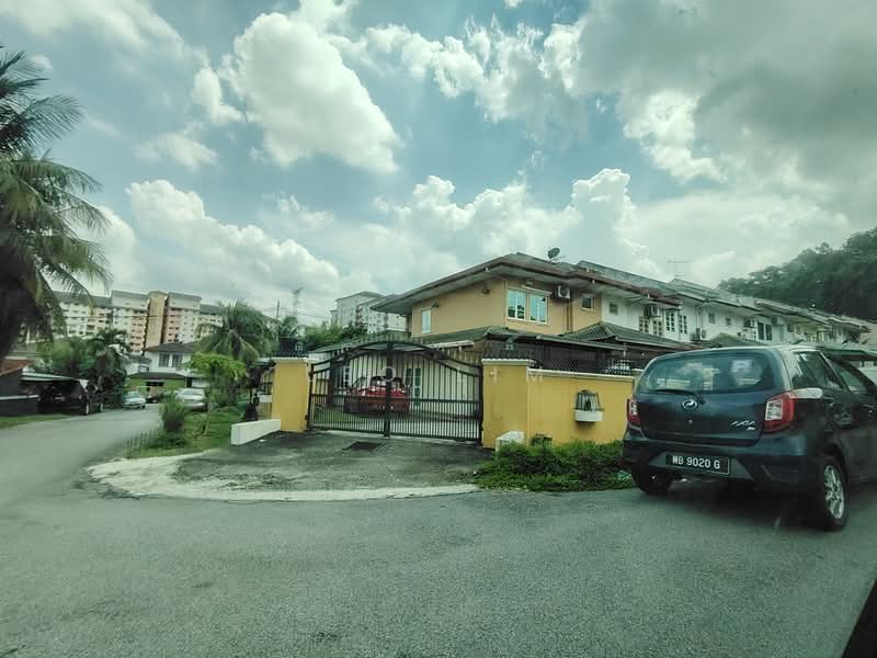 2-storey Terraced House for Sale in Sungai Besi Indah (Seri Kembangan) - Leo Lim - Exterior - PropertyGuru.com.my
