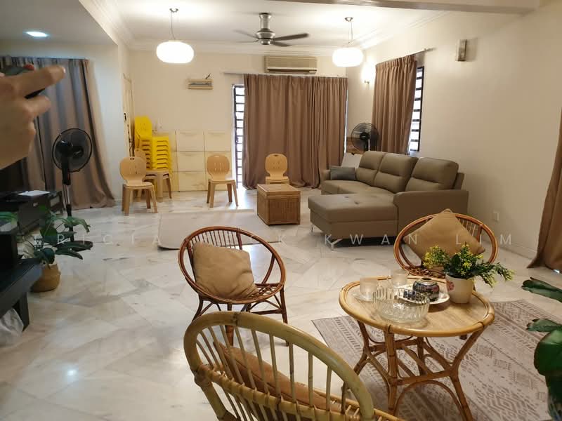 Terraced House for Rent in Shah Alam (Selangor) - Tricia Peck Kwan Lim - Living Room - PropertyGuru.com.my