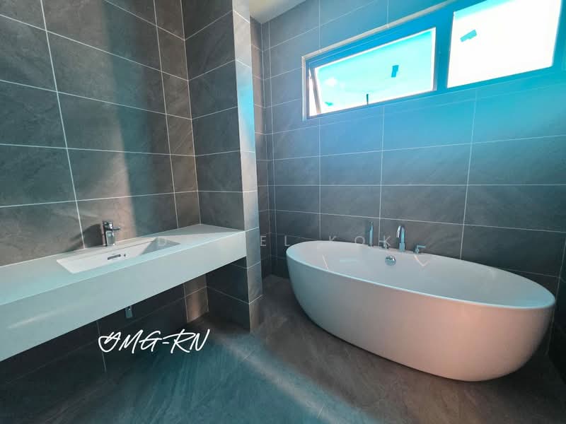 Bungalow for Sale in Setia Eco Park (Setia Alam) - Daniel Kok - Bathroom - PropertyGuru.com.my
