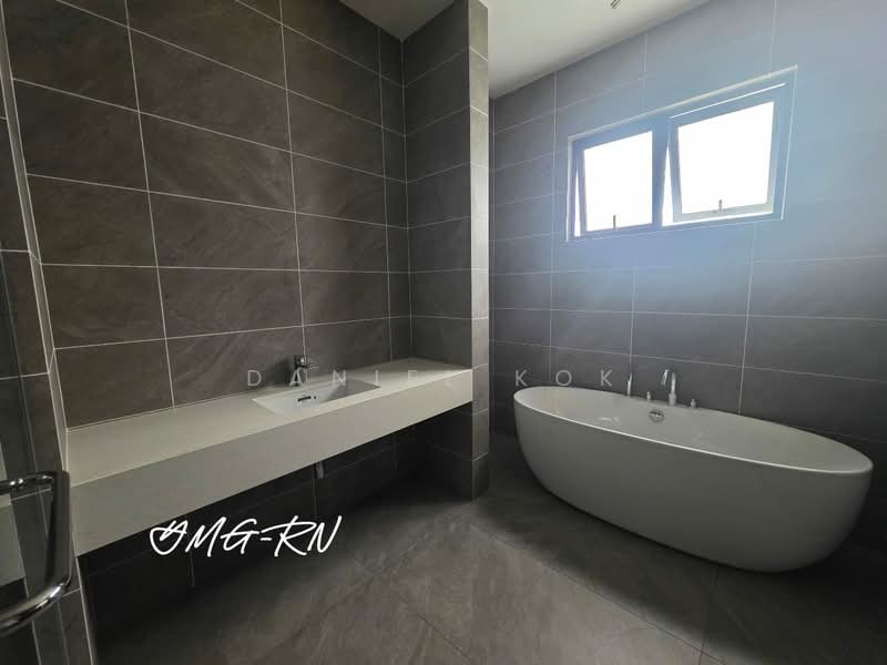 Bungalow for Sale in Setia Eco Park (Setia Alam) - Daniel Kok - Bathroom - PropertyGuru.com.my