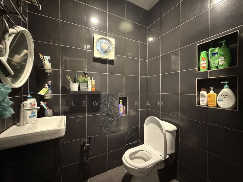 Rumah Teres 2 Tingkat untuk Dijual di George Town (Penang) - Lewis Kam - Bathroom - PropertyGuru.com.my