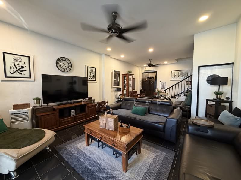 Rumah Teres 2 Tingkat untuk Dijual di George Town (Penang) - Lewis Kam - Living Room - PropertyGuru.com.my
