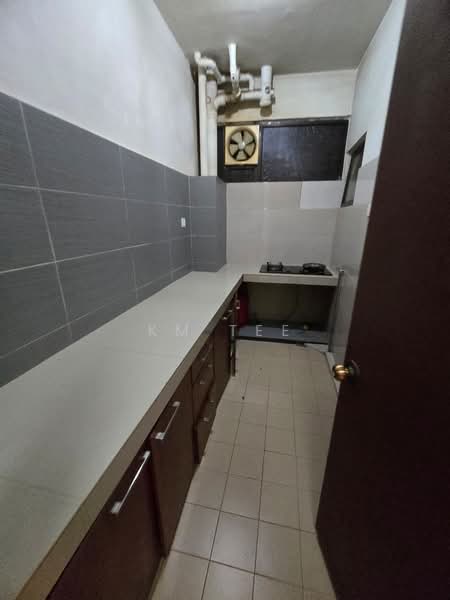 Kondominium untuk Disewa di Royal Domain Sri Putramas 2 - KM Tee - Kitchen - PropertyGuru.com.my