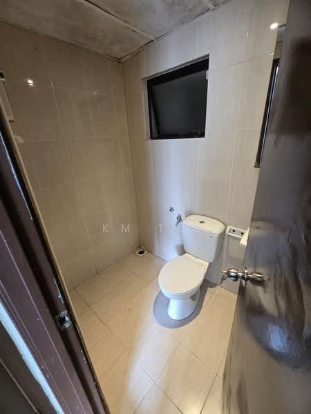 Kondominium untuk Disewa di Royal Domain Sri Putramas 2 - KM Tee - Bathroom - PropertyGuru.com.my