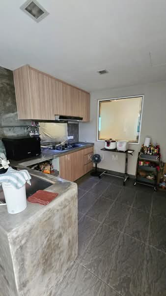 2.5-storey Terraced House for Sale in Putra Heights (Subang Jaya) - Ken Kum - Kitchen - PropertyGuru.com.my