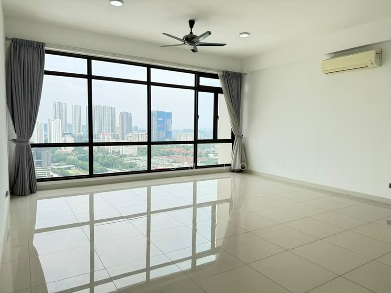 Servis Apartment untuk Dijual di The Park 2 - Gordon Tong - Living Room - PropertyGuru.com.my
