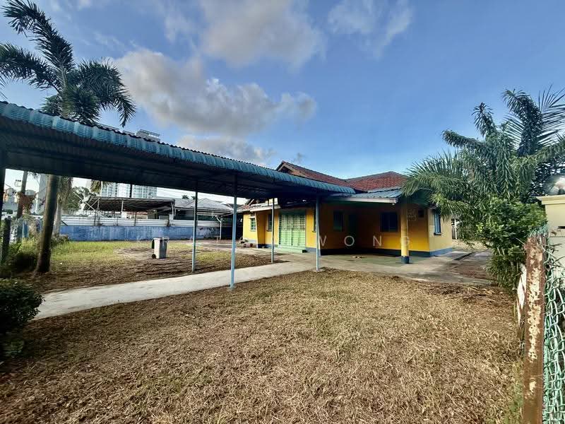 Bungalow House for Sale in Kampung Stulang (Johor Bahru) - Kratos Wong - PropertyGuru.com.my