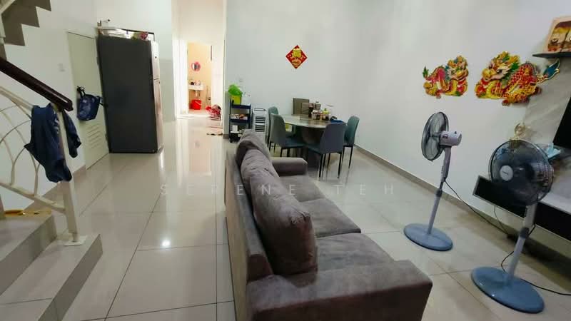 Rumah Teres 2 Tingkat untuk Disewa di Taman Seri Austin (Tebrau) - Serene Teh - Living Room - PropertyGuru.com.my