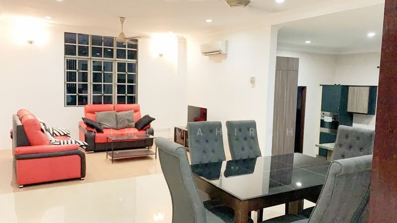 Bungalow House for Sale in Sungai Buloh (Selangor) - Aimi Mahirah - Living Room - PropertyGuru.com.my