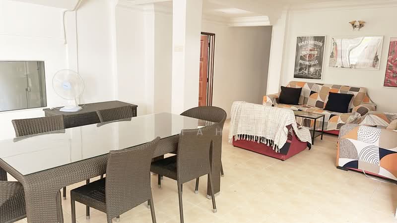 Bungalow House for Sale in Sungai Buloh (Selangor) - Aimi Mahirah - Living Room - PropertyGuru.com.my