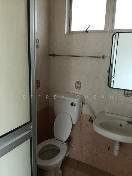 Kondominium untuk Disewa di De Rozelle - Jeffrey Cheah - Bathroom - PropertyGuru.com.my