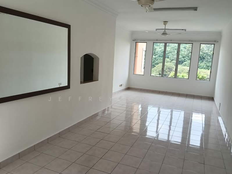 Kondominium untuk Disewa di De Rozelle - Jeffrey Cheah - Living Room - PropertyGuru.com.my