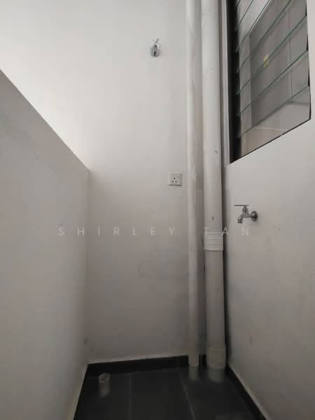 Servis Apartment untuk Disewa di Suria Garden - Shirley Tan - Yard - PropertyGuru.com.my
