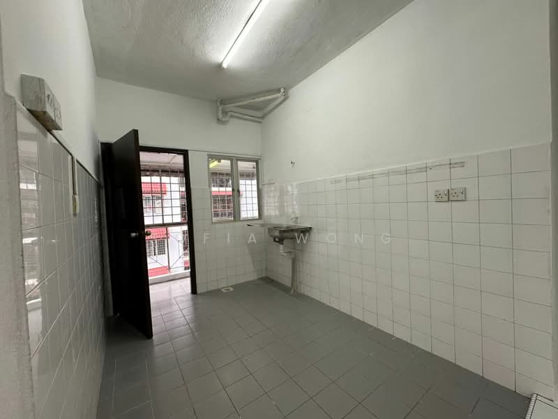 Apartment for Sale at Permai @ USJ 1 (Coral Court) - Sofia Wong - Kitchen - PropertyGuru.com.my