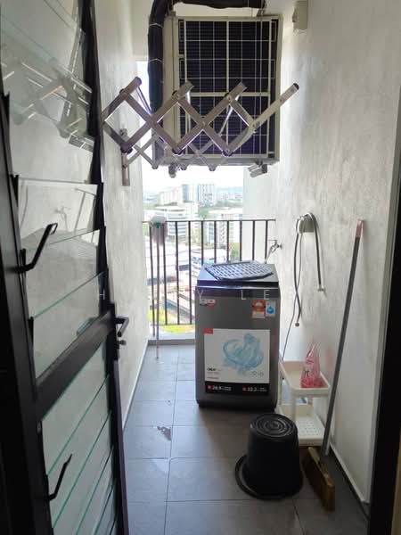 Servis Apartment untuk Dijual di Atwater : Service Residences - Henry Lee - Balcony - PropertyGuru.com.my
