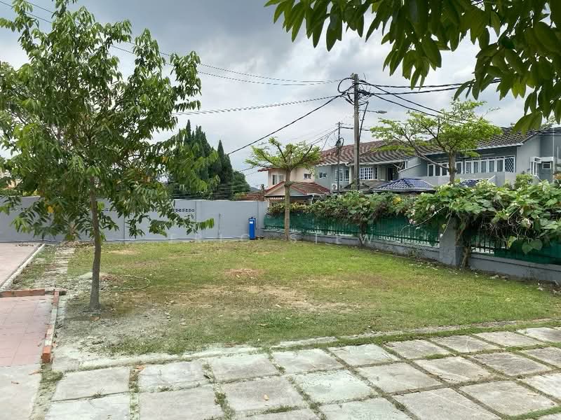 Bungalow for Sale in Teluk Pulai (Klang) - Eric Siew - Garden - PropertyGuru.com.my