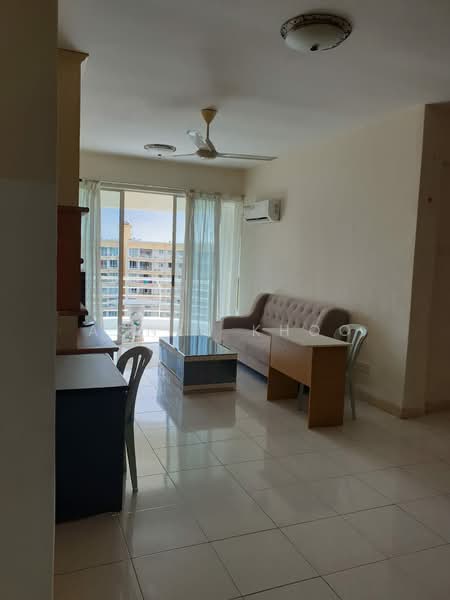 Kondominium untuk Disewa di Gold Coast Resort Condominium - Agnes Khoo - Living Room - PropertyGuru.com.my
