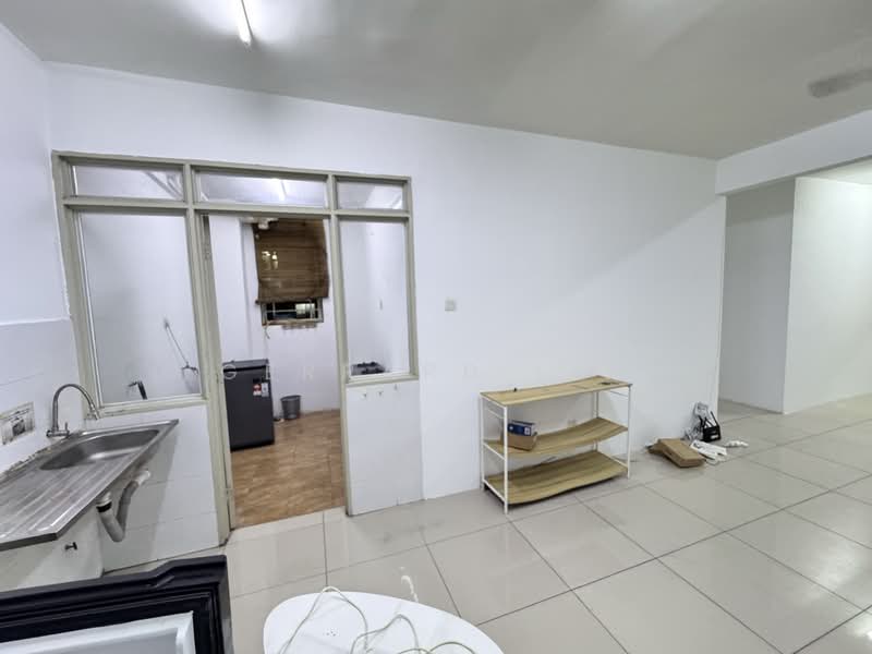 Condominium for Sale at Platinum Lake PV 15 - Gerrard Lim - Kitchen - PropertyGuru.com.my