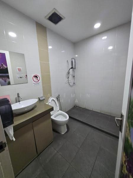 Terrace Factory for Rent in Taman Perindustrian Kip (Kepong) - Jasemin Chia - Bathroom - PropertyGuru.com.my