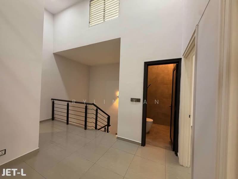 Rumah Teres 2 Tingkat untuk Dijual di Setia Damai (Setia Alam) - Rylin Tan - Corridor - PropertyGuru.com.my