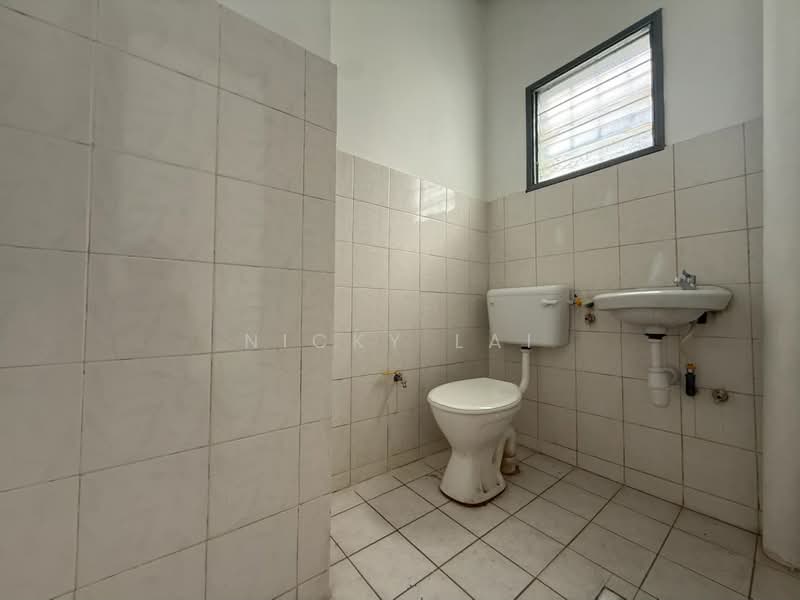 Rumah Teres 2-Tingkat untuk Dijual di Bandar Baru Kundang (Rawang) - Nicky Lai - Bathroom - PropertyGuru.com.my