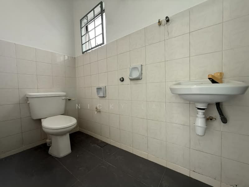 Rumah Teres 2-Tingkat untuk Dijual di Bandar Baru Kundang (Rawang) - Nicky Lai - Bathroom - PropertyGuru.com.my