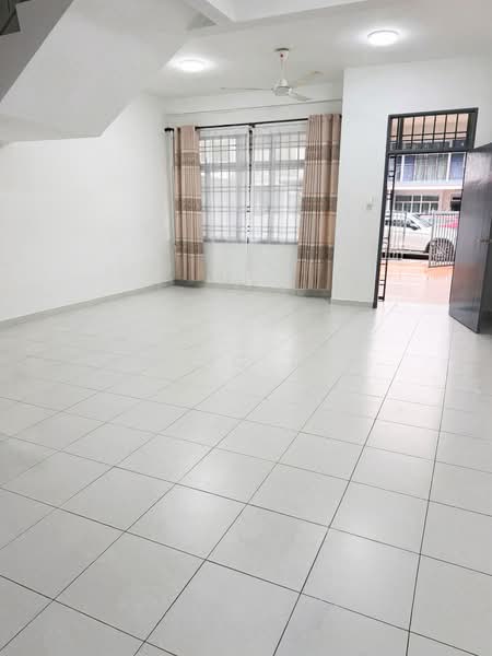 3-storey Terraced House for Sale in Taman Pulai Mutiara (Iskandar Puteri (Nusajaya)) - Eric Er - Living Hall - PropertyGuru.com.my