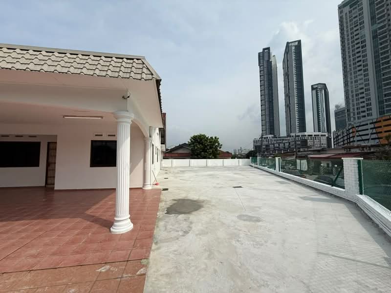 Commercial Semi-D for Rent in Taman Abad (Johor Bahru) - Wee Howe - Exterior - PropertyGuru.com.my