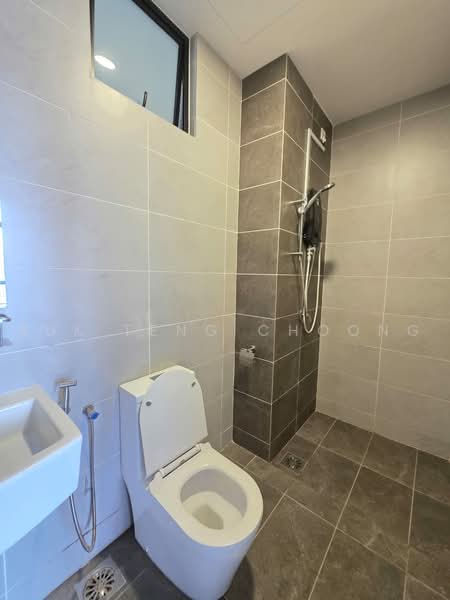 Servis Apartment untuk Disewa di Twin Tower Residence - Suk Teng Choong - Bathroom - PropertyGuru.com.my