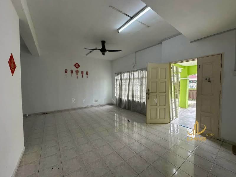 Rumah Teres 2 Tingkat untuk Dijual di Bandar Bukit Tinggi 2 (Klang) - Rylin Tan - Living Room - PropertyGuru.com.my