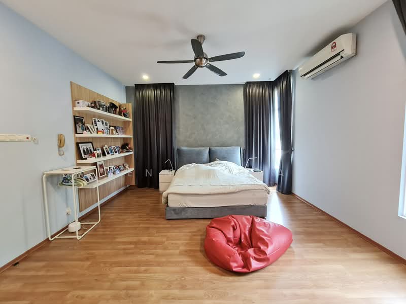 Rumah Berkembar untuk Dijual di Seksyen U1 (Glenmarie) - Kenny Chua - Bedroom - PropertyGuru.com.my