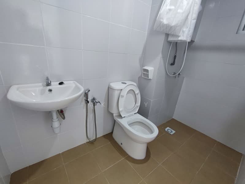 Kondominium untuk Disewa di D'Nuri Residence @ Desa Petaling - AK TAY - Bathroom - PropertyGuru.com.my