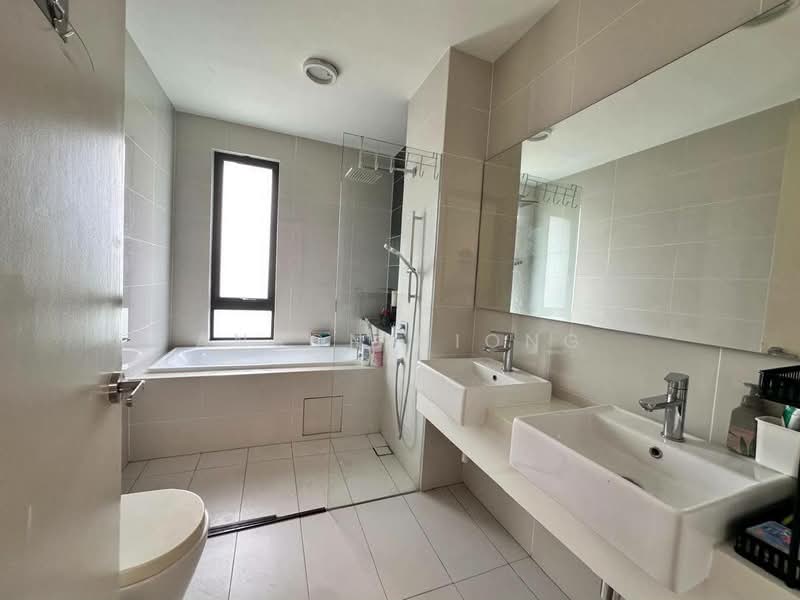 Rumah Berkembar untuk Dijual di Medini (Iskandar Puteri (Nusajaya)) - Anson Hiong - Bathroom - PropertyGuru.com.my