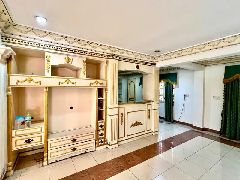 Rumah Banglo untuk Dijual di Taman Bukit Rinting (Masai) - Serene Teh - Living Room - PropertyGuru.com.my