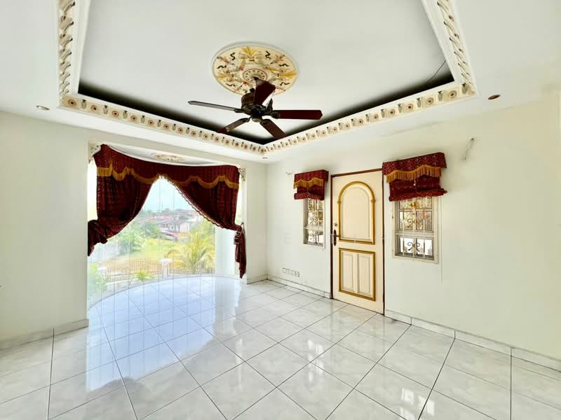 Rumah Banglo untuk Dijual di Taman Bukit Rinting (Masai) - Serene Teh - Living Room - PropertyGuru.com.my