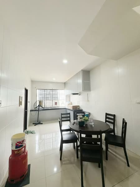 Rumah Teres untuk Disewa di Kuching (Sarawak) - Erica Bong - Kitchen - PropertyGuru.com.my