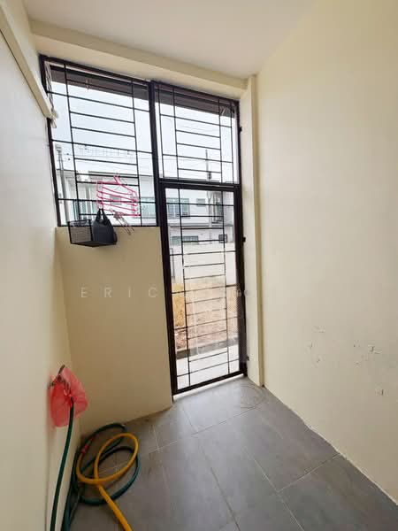 Rumah Teres untuk Disewa di Kuching (Sarawak) - Erica Bong - Balcony - PropertyGuru.com.my