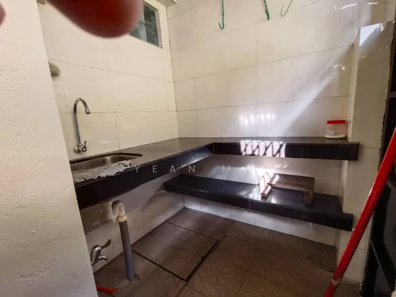 Terraced House for Rent in Bandar Country Homes (Rawang) - Yean Ma - Kitchen - PropertyGuru.com.my