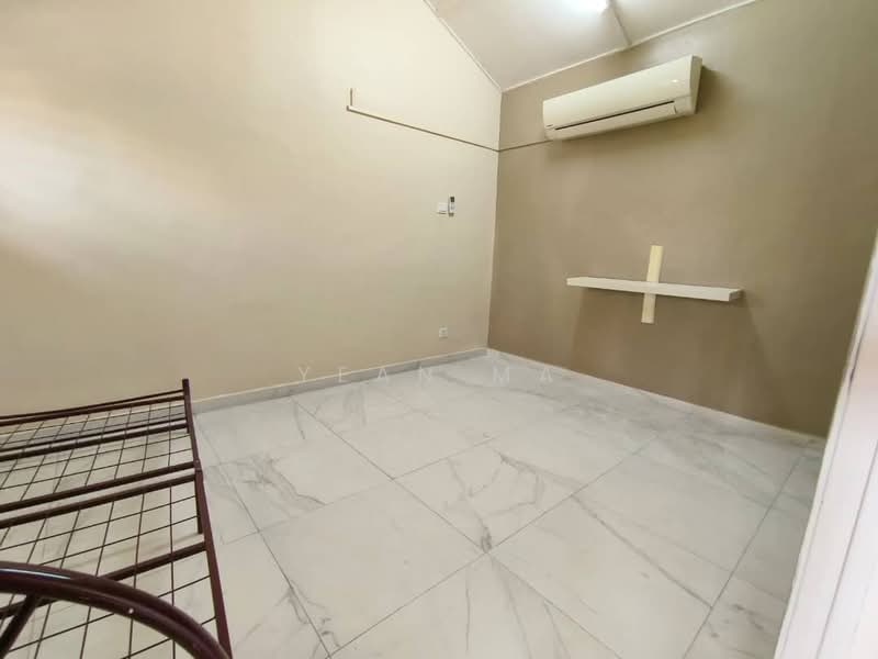 Terraced House for Rent in Bandar Country Homes (Rawang) - Yean Ma - Bedroom - PropertyGuru.com.my
