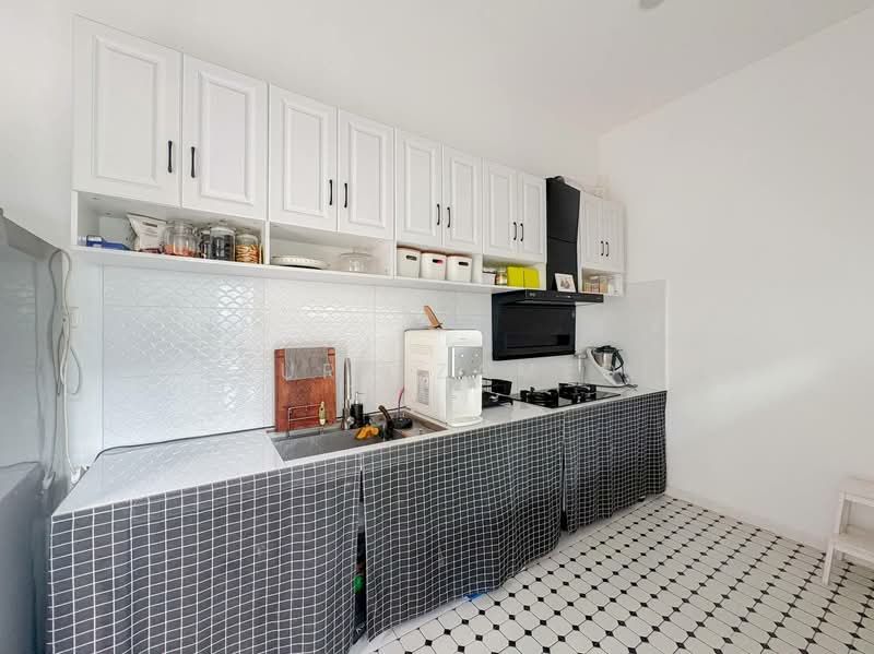 Bungalow for Sale in Sungai Merab (Dengkil) - Adzura Zamedin - Kitchen - PropertyGuru.com.my