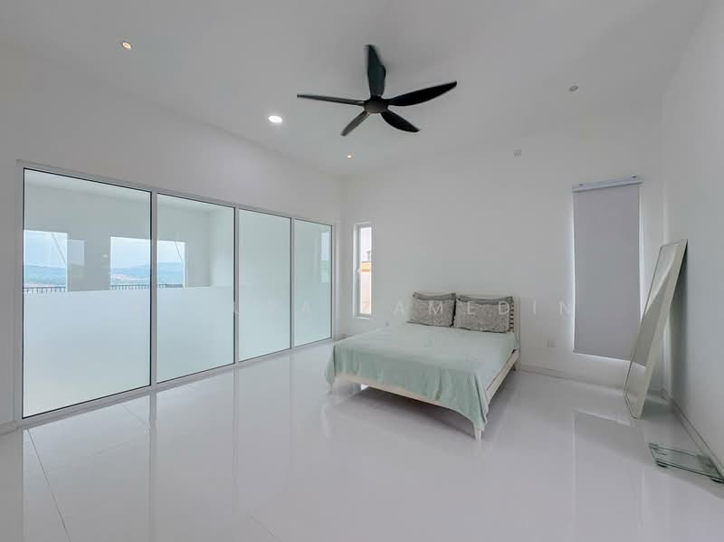 Bungalow for Sale in Sungai Merab (Dengkil) - Adzura Zamedin - Bedroom - PropertyGuru.com.my
