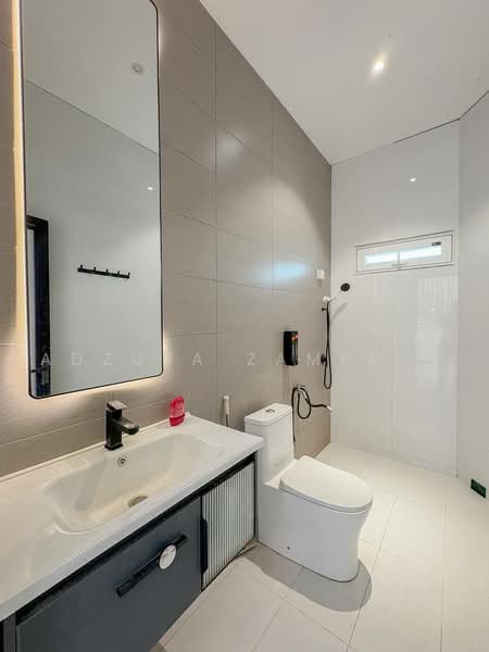 Bungalow for Sale in Sungai Merab (Dengkil) - Adzura Zamedin - Bathroom - PropertyGuru.com.my